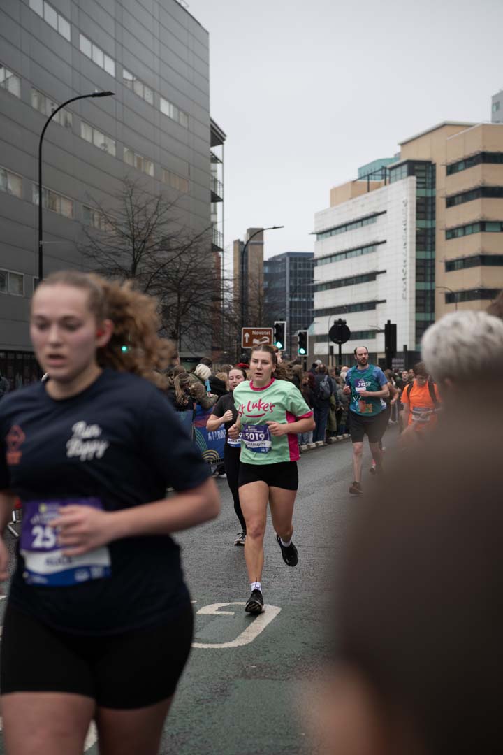 St-Lukes-Sheffield-Half-Marathon-2025-Louise-Resized-2-(17)1049cbff-88fa-4fef-9b52-a41b17ce3702.jpg